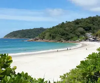Descubra a Encantadora Praia do Ribeiro em Bombinhas – SC Descubra a Encantadora Praia do Ribeiro em Bombinhas - SC