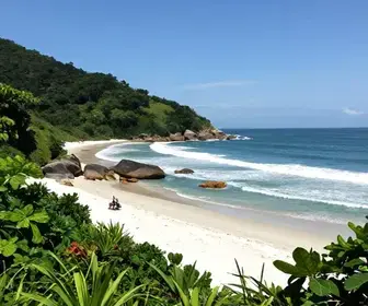 Descubra a Ilha do Macuco: Um Passeio Imperdível em Bombinhas Descubra a Ilha do Macuco: Um Passeio Imperdível em Bombinhas