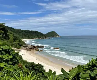 Descubra a Praia do Biguá em Bombinhas: Um Paraíso Escondido Descubra a Praia do Biguá em Bombinhas: Um Paraíso Escondido
