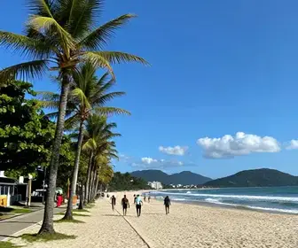 Descubra o Calçadão de Bombas: Um Paraíso à Beira-Mar